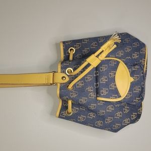 Dooney & Bourke Signature slingbag